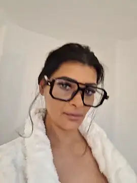 Pillango1212 online show from 10-15-25, 08:55