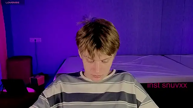 Snapshot of LouieEvans chatting on 10-10-25, 03:57 LouieEvans online show from 10-10-25, 03:57