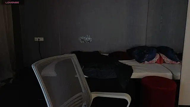 Snapshot of LouieEvans chatting on 10-02-25, 03:26 LouieEvans online show from 10-02-25, 03:26