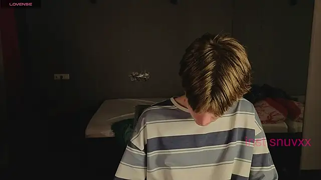 Snapshot of LouieEvans chatting on 10-10-25, 03:51 LouieEvans online show from 10-10-25, 03:51