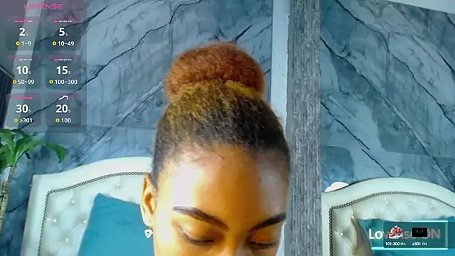 Snapshot of Alisha_Ebonyy chatting on 10-06-25, 12:06 Alisha Ebonyy online show from 10-06-25, 12:06