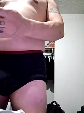 Snapshot of maxelbueno chatting on 10-06-25, 04:35 maxelbueno online show from 10-06-25, 04:35