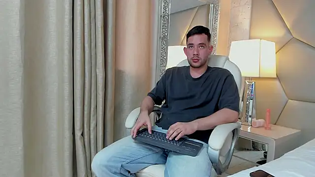 Snapshot of matti_de_lucaa chatting on 10-03-25, 06:09 matti de lucaa online show from 10-03-25, 06:09