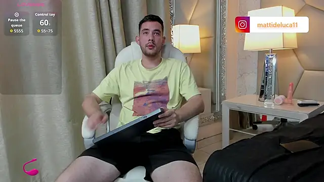 Snapshot of matti_de_lucaa chatting on 10-06-25, 05:35 matti de lucaa online show from 10-06-25, 05:35