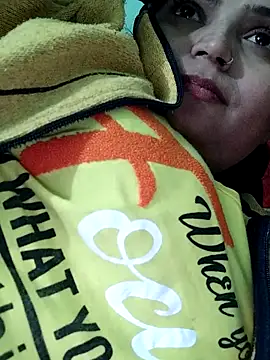 Snapshot of Hot-Pooja25 chatting on 01-05-26, 05:27 Hot-Pooja25 online show from 01-05-26, 05:27