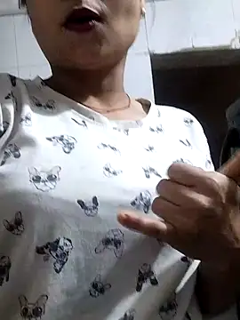 Snapshot of Hot-Pooja25 chatting on 09-30-25, 04:07 Hot-Pooja25 online show from 09-30-25, 04:07