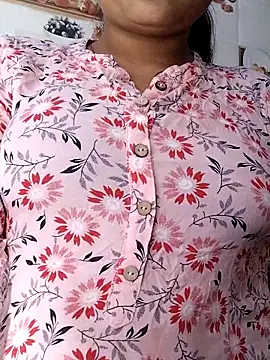 Hot-Pooja25 online show from 03-13-26, 03:00