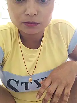 Hot-Pooja25 online show from 04-10-26, 05:03