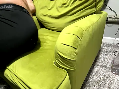 Mickelangello75 online show from 10-29-25, 01:10