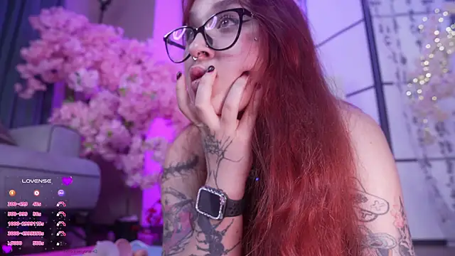Snapshot of hot_Milena chatting on 10-03-25, 09:49 hot Milena online show from 10-03-25, 09:49
