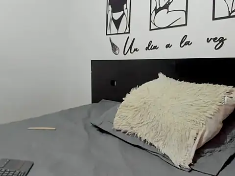 Allison 21  online show from 11-08-25, 03:54