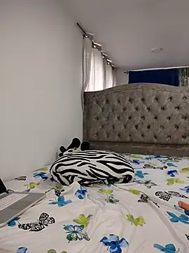 ellafrost-1 online show from 09-20-25, 02:55