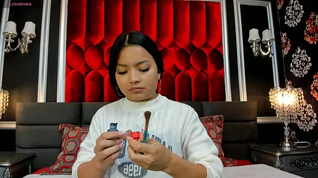 SharonBonet online show from 11-17-25, 01:37