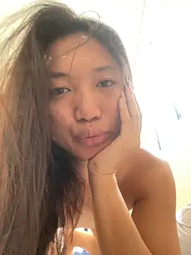 cassie cakes online show from 11-18-25, 01:43