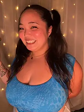 Snapshot of RealLifeWaifu chatting on 10-10-25, 02:01 RealLifeWaifu online show from 10-10-25, 02:01