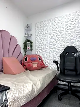 Snapshot of carlalee_e chatting on 10-10-25, 07:25 carlalee e online show from 10-10-25, 07:25