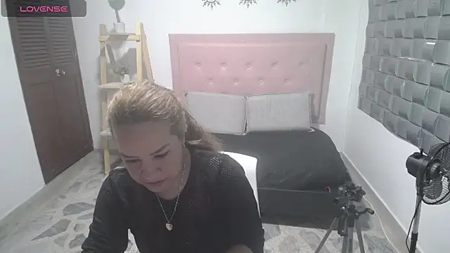 Dulce  Lovee online show from 12-03-25, 09:03