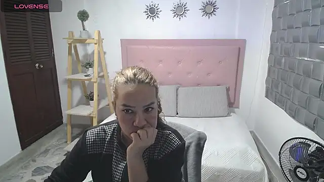 Dulce  Lovee online show from 11-13-25, 12:09