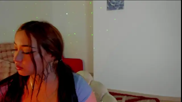 SofiaBermudez online show from 12-17-25, 02:27