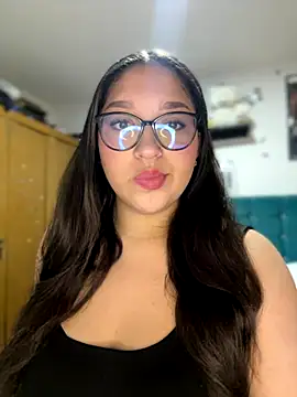 Snapshot of Whiitney_Bloom chatting on 09-14-25, 04:57 Whiitney Bloom online show from 09-14-25, 04:57