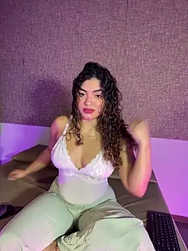 Snapshot of Salomeferreira_ chatting on 09-27-25, 04:57 Salomeferreira online show from 09-27-25, 04:57