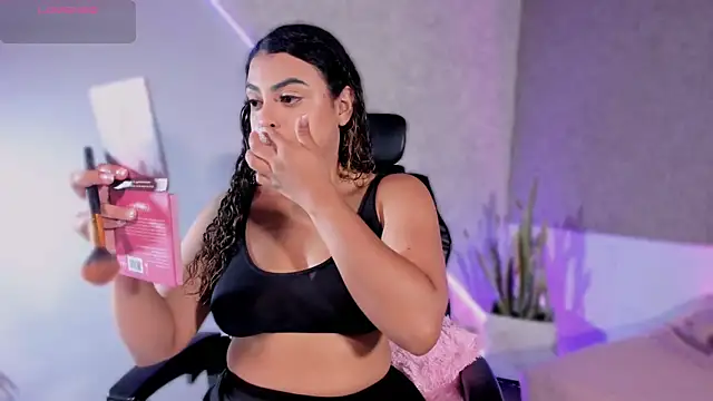 Snapshot of Salomeferreira_ chatting on 11-15-25, 04:22 Salomeferreira online show from 11-15-25, 04:22