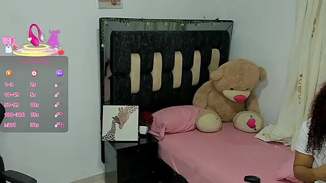 Amorocha hot online show from 10-21-25, 02:11