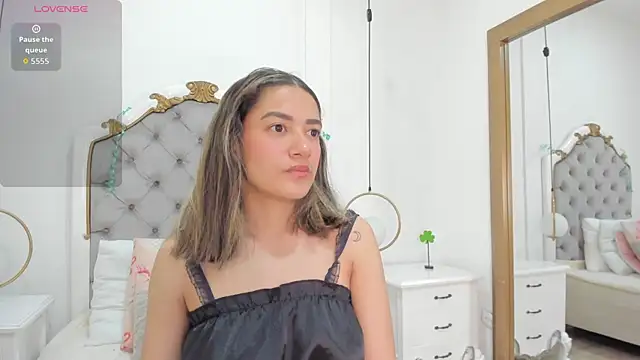 Skylerwhite02 online show from 03-17-26, 03:42