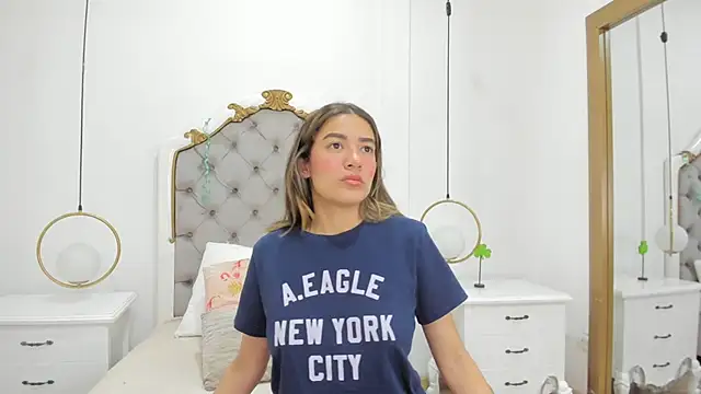 Skylerwhite02 online show from 03-18-26, 03:42