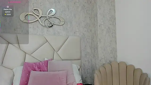 Skylerwhite02 online show from 10-29-25, 07:57