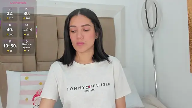 Skylerwhite02 online show from 01-06-26, 07:51