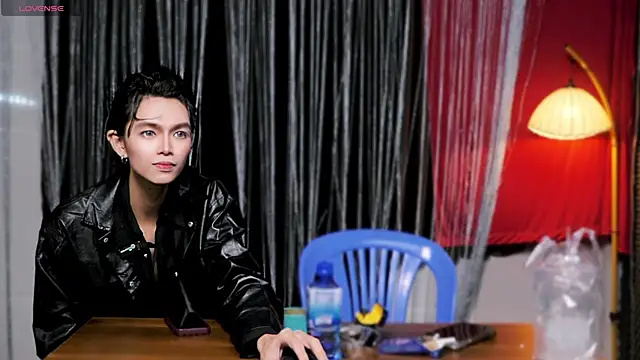 Ozzy boy86 online show from 10-18-25, 08:11