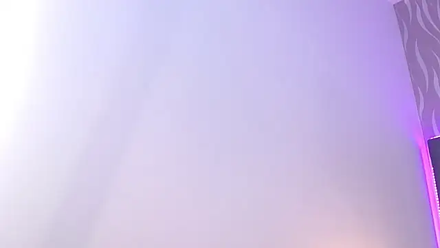 TINNATAYLOR online show from 05-12-26, 04:24