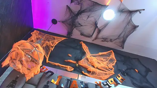 kissme luna online show from 10-28-25, 07:13