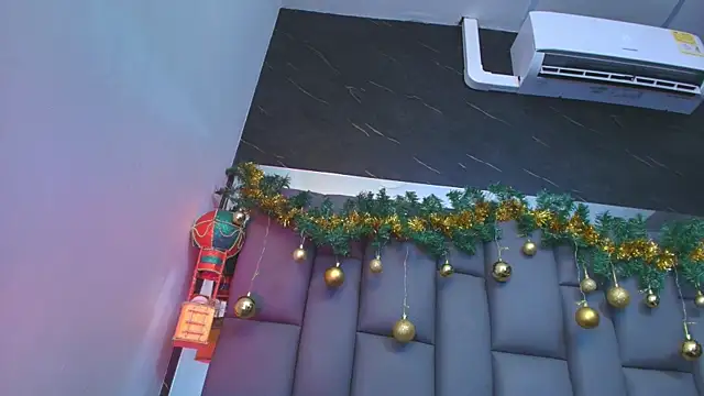 kissme luna online show from 12-17-25, 07:08