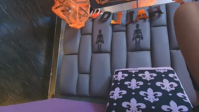 kissme luna online show from 10-21-25, 07:13