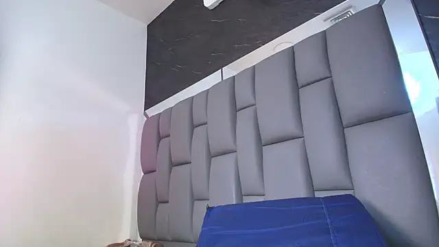 Snapshot of kissme_luna chatting on 02-12-26, 07:02 kissme luna online show from 02-12-26, 07:02