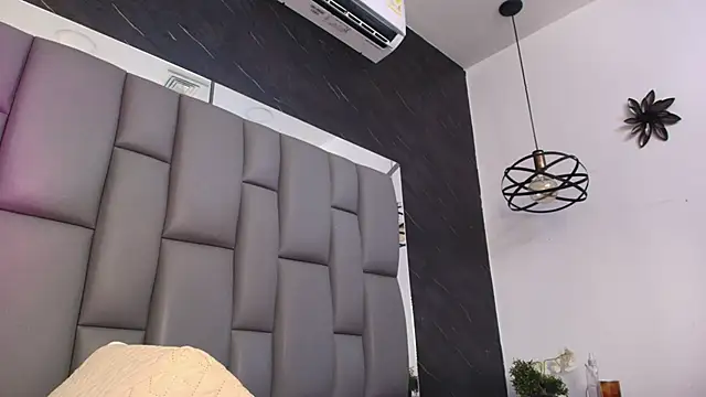 Snapshot of kissme_luna chatting on 02-14-26, 07:03 kissme luna online show from 02-14-26, 07:03