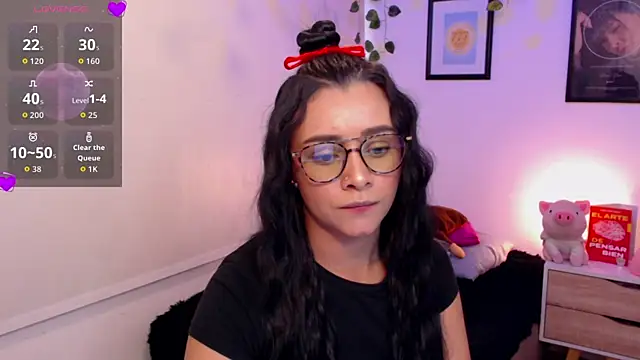 MarilynWhite  online show from 10-23-25, 10:30