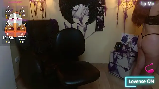 Bom BomXX online show from 10-28-25, 01:39