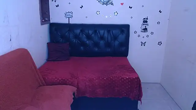 Mia2xsmith online show from 10-14-25, 03:45