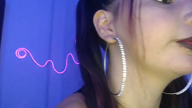 Mia2xsmith online show from 06-24-26, 08:13