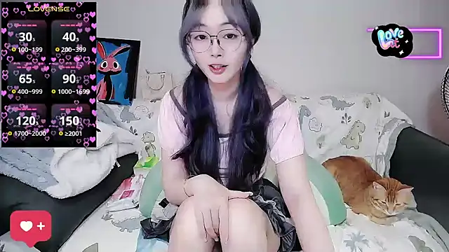 baby-yaya20 online show from 10-28-25, 06:07