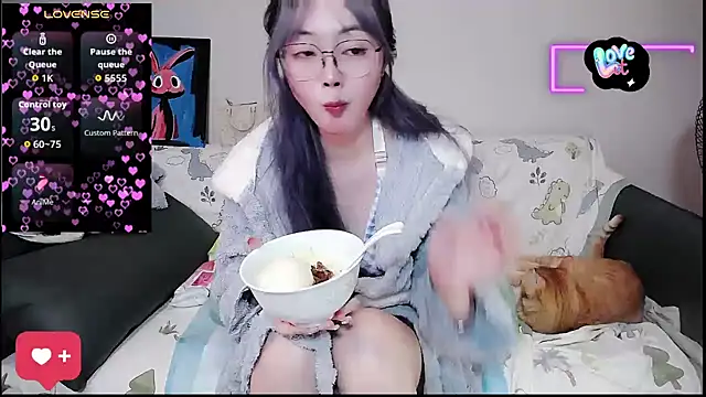 baby-yaya20 online show from 10-27-25, 11:27