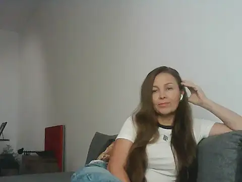 Avelinii online show from 05-18-26, 06:23