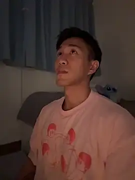 Snapshot of gooodboiii chatting on 11-19-25, 12:38 gooodboiii online show from 11-19-25, 12:38