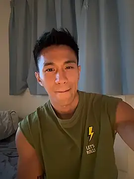 Snapshot of gooodboiii chatting on 12-22-25, 04:51 gooodboiii online show from 12-22-25, 04:51