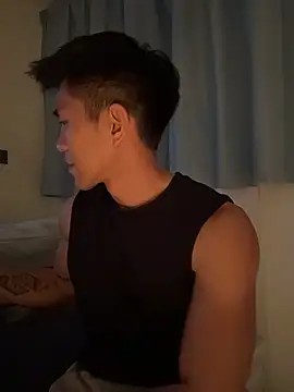 Snapshot of gooodboiii chatting on 12-18-25, 02:32 gooodboiii online show from 12-18-25, 02:32