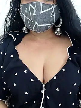 Snapshot of Girl_071 chatting on 09-28-25, 10:00 Girl 071 online show from 09-28-25, 10:00