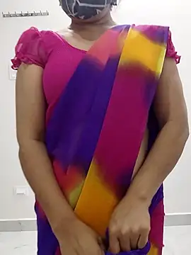 Snapshot of Girl_071 chatting on 10-22-25, 02:16 Girl 071 online show from 10-22-25, 02:16